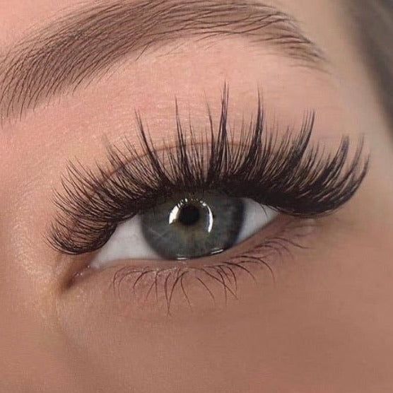 Mega Volume Lashes